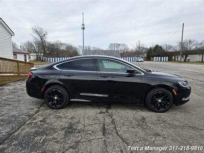 2016 Chrysler 200 Limited   - Photo 6 - Greenwood, IN 46142