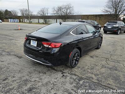 2016 Chrysler 200 Limited   - Photo 5 - Greenwood, IN 46142