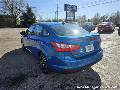 2014 Ford Focus SE   - Photo 3 - Greenwood, IN 46142