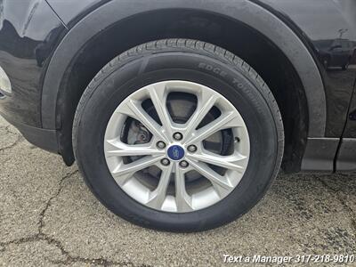 2018 Ford Escape SE   - Photo 9 - Greenwood, IN 46142