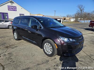 2018 Chrysler Pacifica L   - Photo 7 - Greenwood, IN 46142