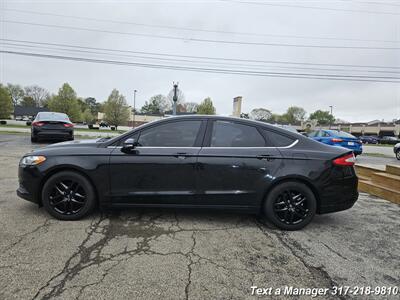 2013 Ford Fusion SE   - Photo 2 - Greenwood, IN 46142
