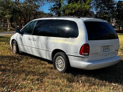 1997 Chrysler Town & Country LXi   - Photo 17 - Lewisville, TX 75057