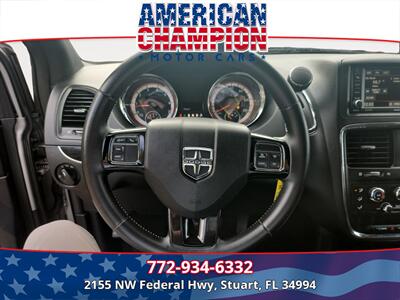 2017 Dodge Grand Caravan SE Plus   - Photo 12 - Stuart, FL 34994