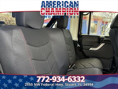 2017 Jeep Wrangler Unlimited Rubicon   - Photo 15 - Stuart, FL 34994