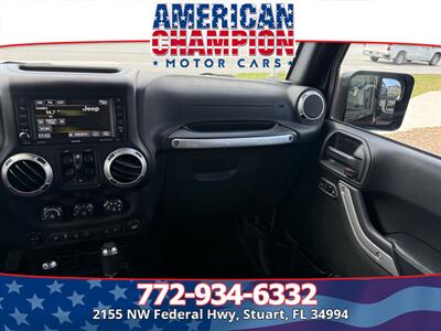 2017 Jeep Wrangler Unlimited Rubicon   - Photo 18 - Stuart, FL 34994