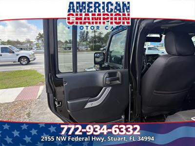 2017 Jeep Wrangler Unlimited Rubicon   - Photo 12 - Stuart, FL 34994