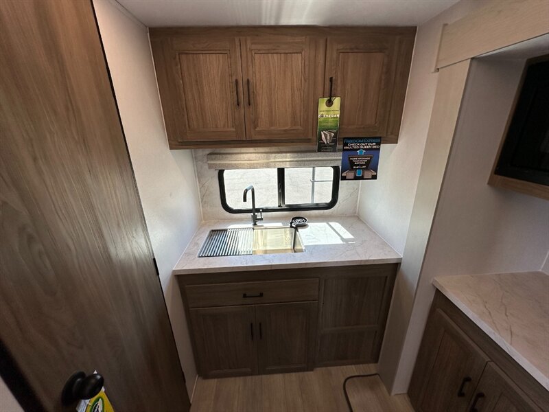 2026 Coachmen Freedom Express Ultra Lite 22MLS - Photo 19 - Goshen, IN 46526