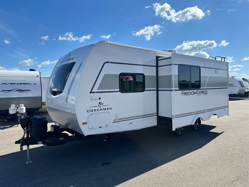 2026 Coachmen Freedom Express Ultra Lite 22MLS - Photo 8 - Goshen, IN 46526
