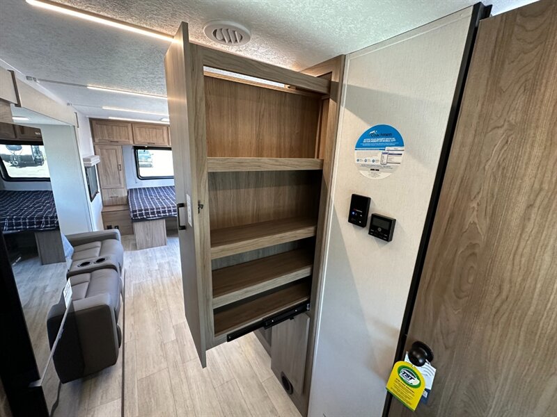 2026 Coachmen Freedom Express Ultra Lite 22MLS - Photo 17 - Goshen, IN 46526