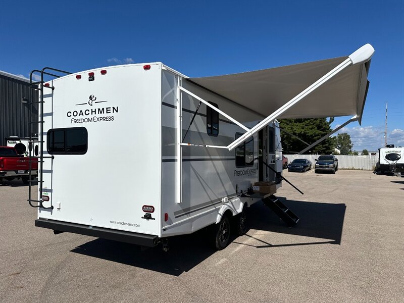 2026 Coachmen Freedom Express Ultra Lite 22MLS - Photo 11 - Goshen, IN 46526