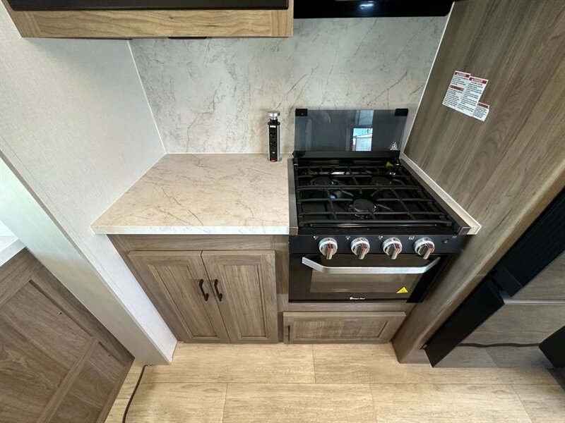 2026 Coachmen Freedom Express Ultra Lite 22MLS - Photo 33 - Goshen, IN 46526