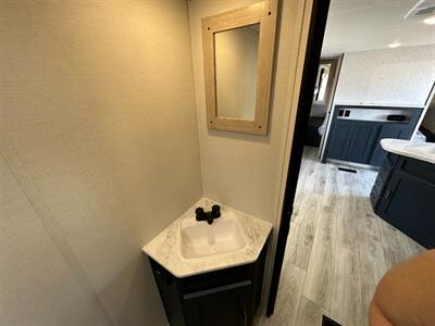 2025 Prime Time Avenger 24BHSLE   - Photo 19 - Goshen, IN 46526