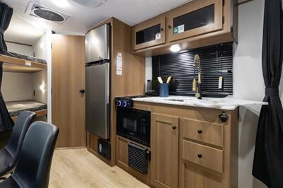 2026 Coachmen Apex Nano 183BH - Photo 5 - Goshen, IN 46526