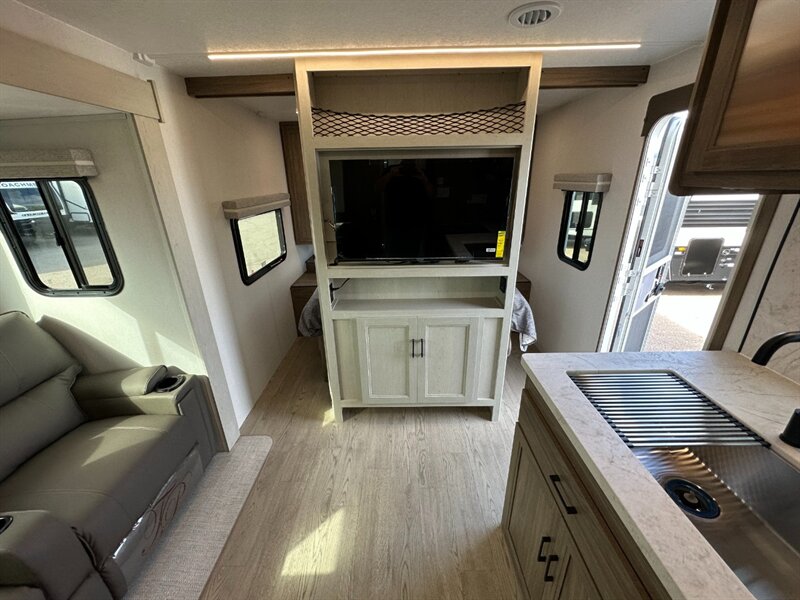 2026 Coachmen Freedom Express Ultra Lite 292BHDS - Photo 26 - Goshen, IN 46526