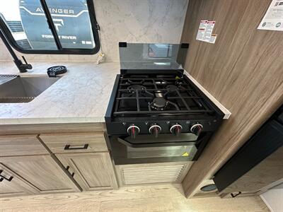 2026 Coachmen Freedom Express Ultra Lite 292BHDS - Photo 15 - Goshen, IN 46526