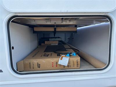 2026 Coachmen Freedom Express Ultra Lite 292BHDS - Photo 8 - Goshen, IN 46526