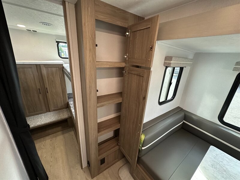 2026 Coachmen Freedom Express Ultra Lite 292BHDS - Photo 17 - Goshen, IN 46526