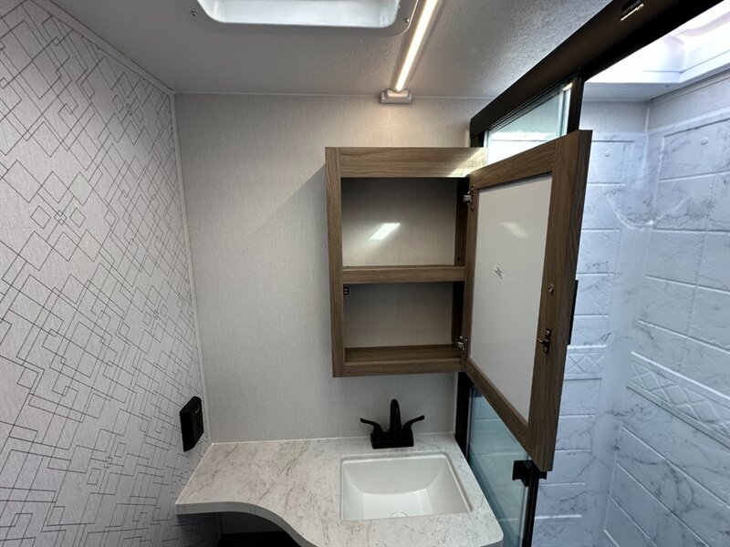 2026 Coachmen Freedom Express Ultra Lite 292BHDS - Photo 36 - Goshen, IN 46526