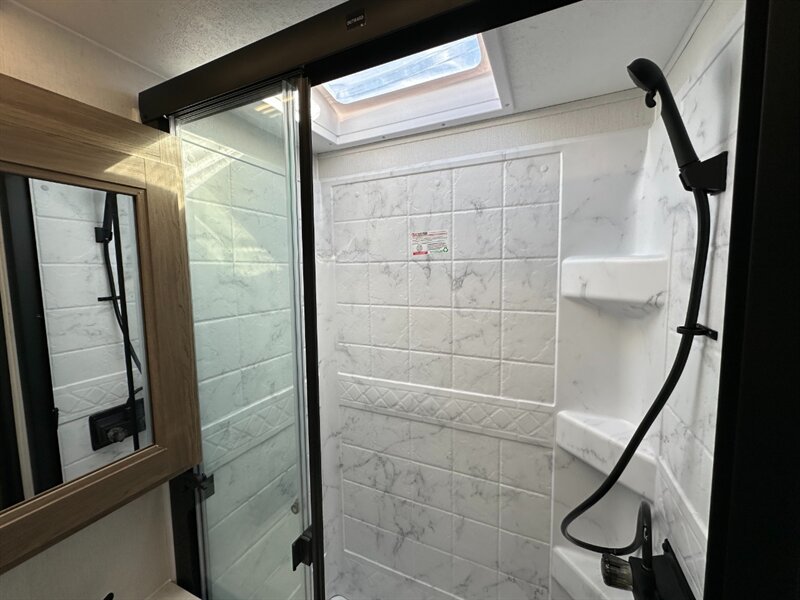 2026 Coachmen Freedom Express Ultra Lite 292BHDS - Photo 38 - Goshen, IN 46526