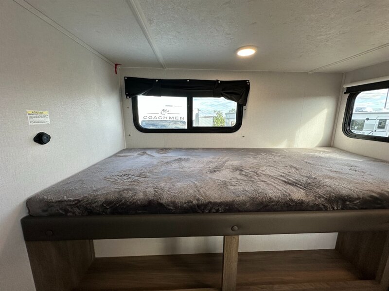 2026 Coachmen Freedom Express Ultra Lite 292BHDS - Photo 21 - Goshen, IN 46526