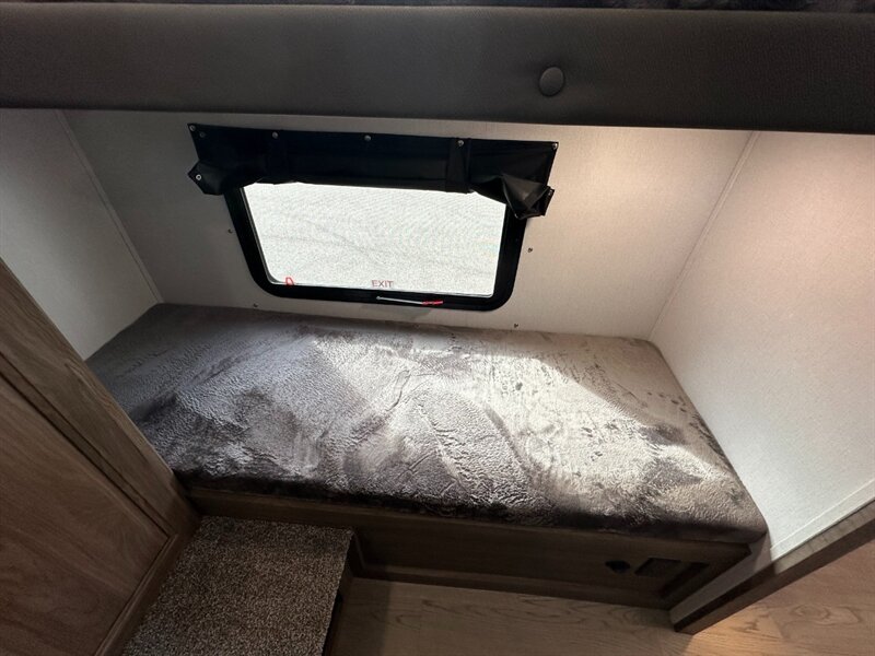 2026 Coachmen Freedom Express Ultra Lite 292BHDS - Photo 24 - Goshen, IN 46526