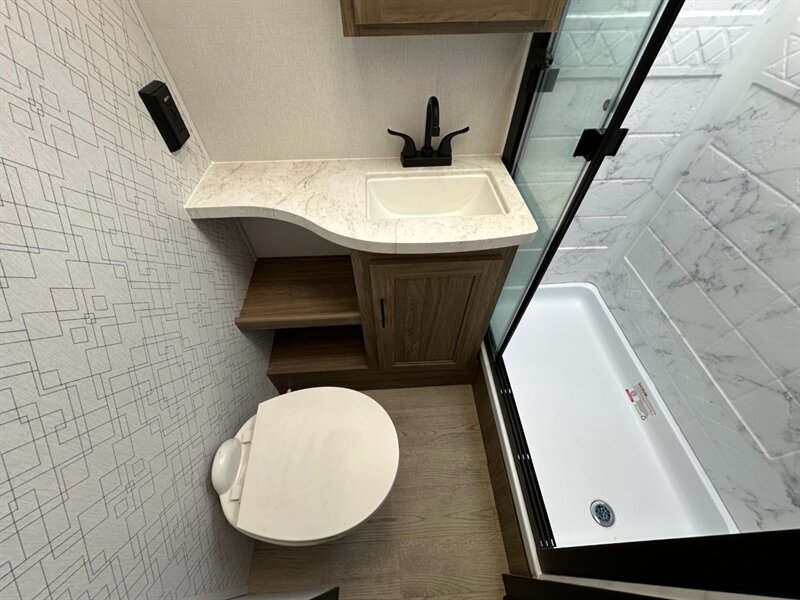 2026 Coachmen Freedom Express Ultra Lite 292BHDS - Photo 35 - Goshen, IN 46526