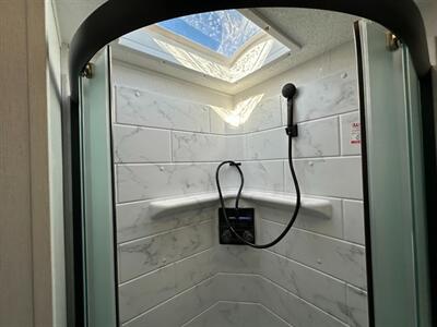 2025 Coachmen Freedom Express Ultra Lite 259FKDS   - Photo 27 - Goshen, IN 46526