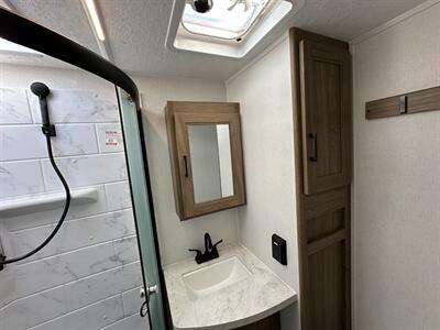 2025 Coachmen Freedom Express Ultra Lite 259FKDS   - Photo 29 - Goshen, IN 46526