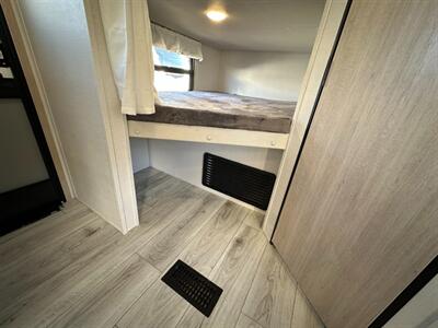 2025 Prime Time Avenger 25MKB   - Photo 15 - Goshen, IN 46526