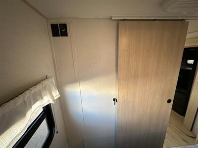 2025 Prime Time Avenger 25MKB   - Photo 12 - Goshen, IN 46526