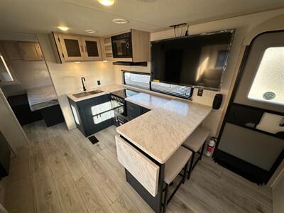 2025 Prime Time Avenger 25MKB   - Photo 5 - Goshen, IN 46526