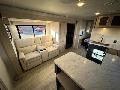 2025 Prime Time Avenger 25MKB   - Photo 4 - Goshen, IN 46526