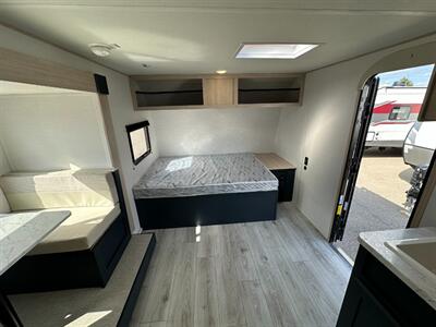 2025 Prime Time Avenger 17BHS   - Photo 12 - Goshen, IN 46526