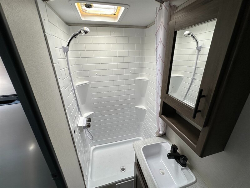 2021 Prime Time Avenger 21RBS - Photo 18 - Goshen, IN 46526