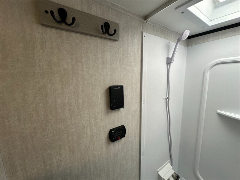 2026 Coachmen Apex Nano 208BHS - Photo 34 - Goshen, IN 46526