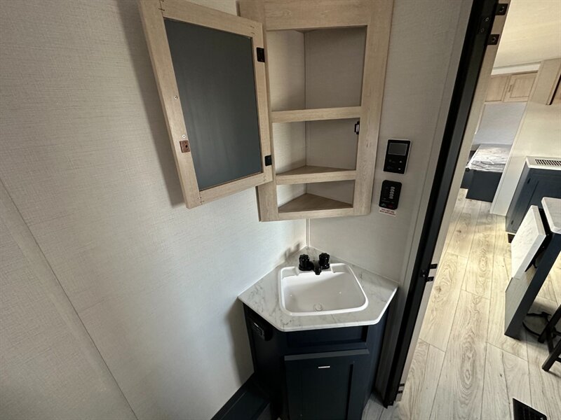 2025 Prime Time Avenger 25MKO - Photo 24 - Goshen, IN 46526