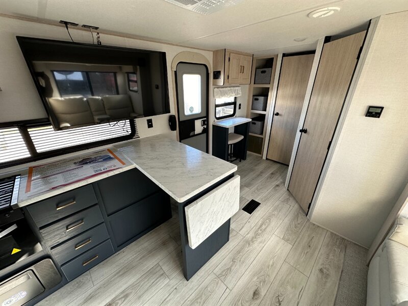 2025 Prime Time Avenger 25MKO - Photo 13 - Goshen, IN 46526