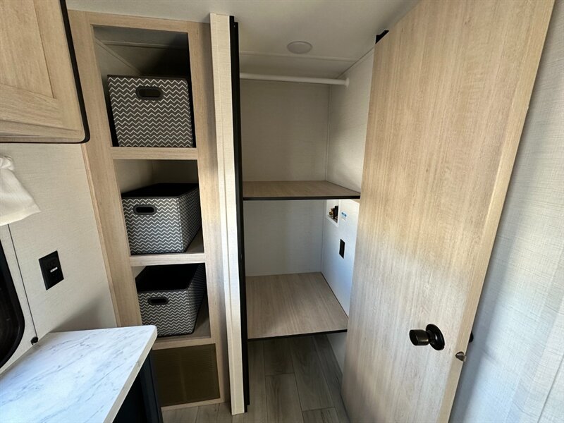 2025 Prime Time Avenger 25MKO - Photo 15 - Goshen, IN 46526