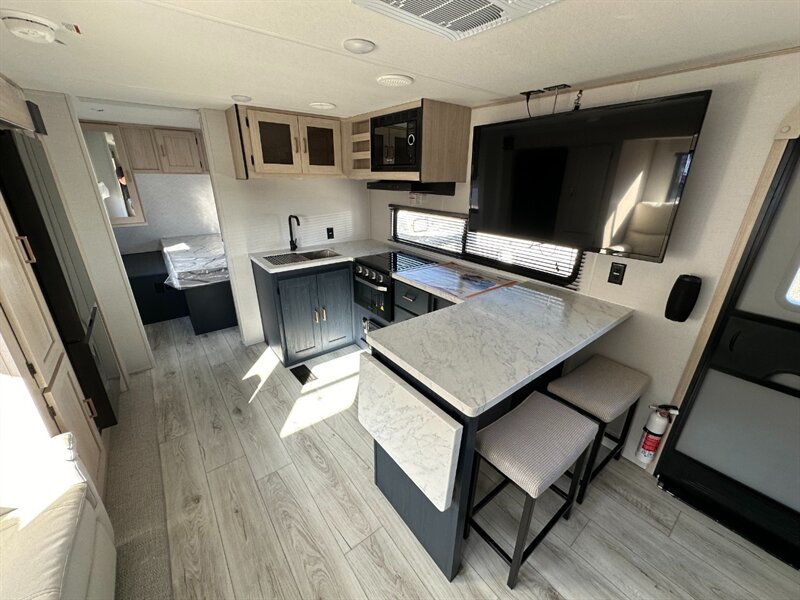 2025 Prime Time Avenger 25MKO - Photo 11 - Goshen, IN 46526