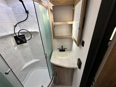 2026 Coachmen Freedom Express Ultra Lite 192RBS   - Photo 26 - Goshen, IN 46526