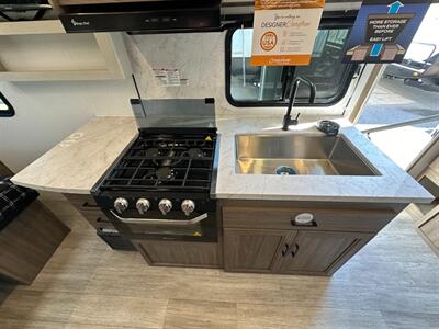 2026 Coachmen Freedom Express Ultra Lite 192RBS   - Photo 18 - Goshen, IN 46526