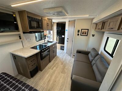 2026 Coachmen Freedom Express Ultra Lite 192RBS   - Photo 13 - Goshen, IN 46526