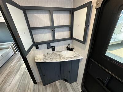 2026 Coachmen Apex Ultra-Lite 246BARV - Photo 35 - Goshen, IN 46526