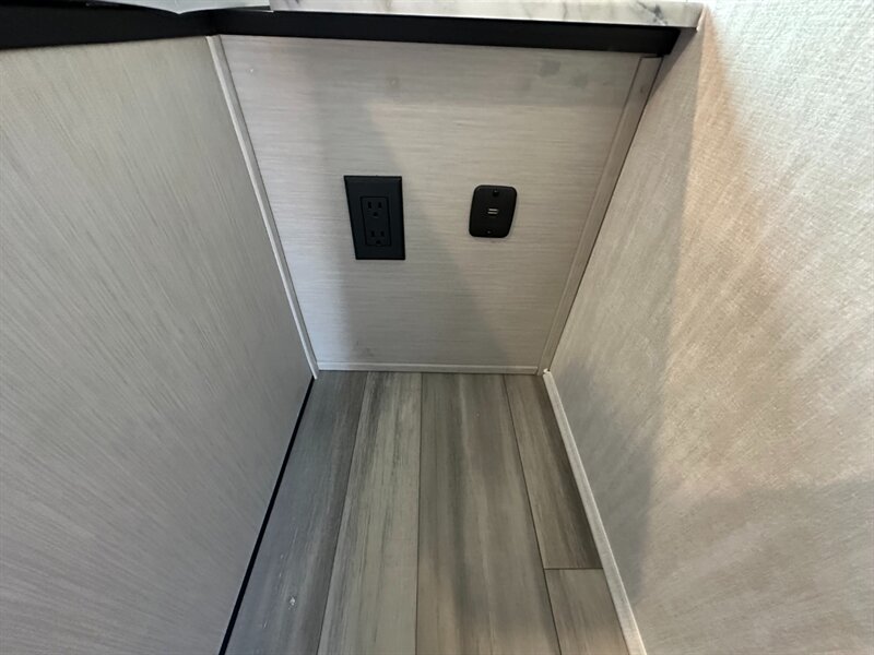 2026 Coachmen Apex Ultra-Lite 246BARV - Photo 41 - Goshen, IN 46526