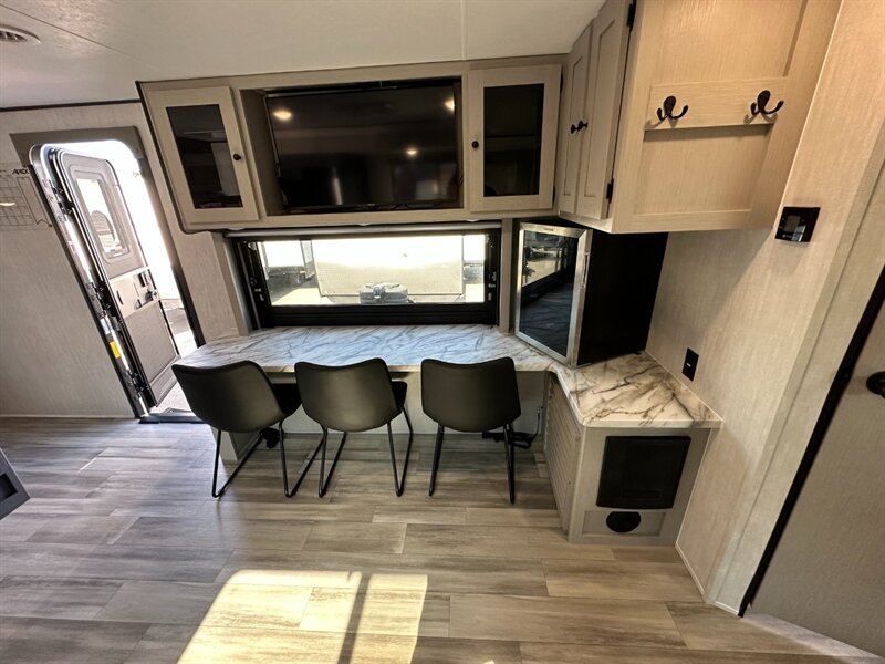 2026 Coachmen Apex Ultra-Lite 246BARV - Photo 21 - Goshen, IN 46526