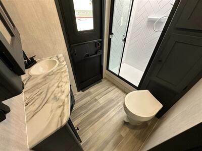 2026 Coachmen Apex Ultra-Lite 246BARV - Photo 33 - Goshen, IN 46526