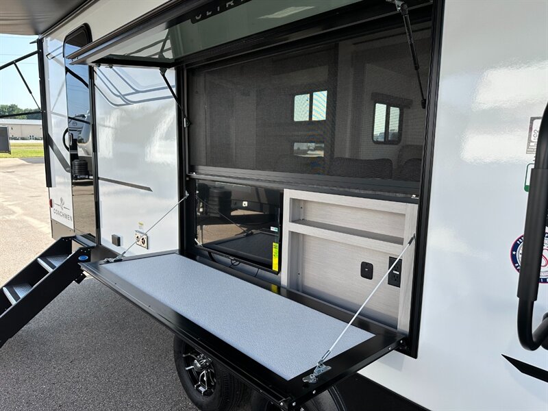 2026 Coachmen Apex Ultra-Lite 246BARV - Photo 9 - Goshen, IN 46526