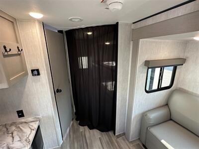 2026 Coachmen Apex Ultra-Lite 246BARV - Photo 32 - Goshen, IN 46526