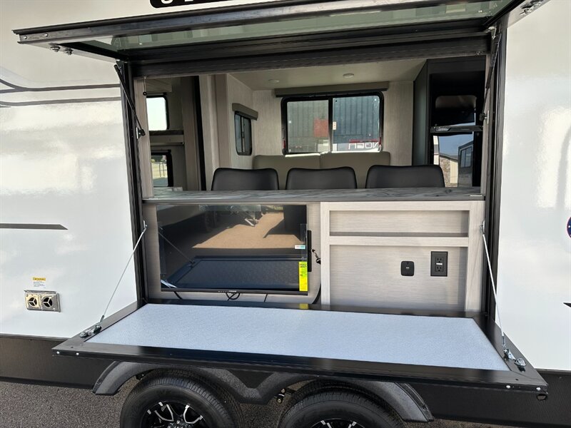 2026 Coachmen Apex Ultra-Lite 246BARV - Photo 10 - Goshen, IN 46526